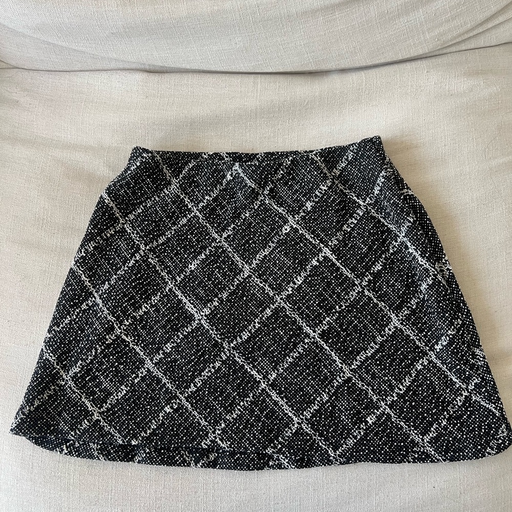 Chic Black and White Tweed Skirt